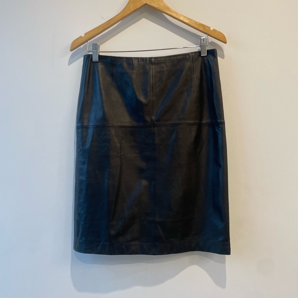 BOSS Soft Calf Leather Skirt – Timeless Luxury -size M